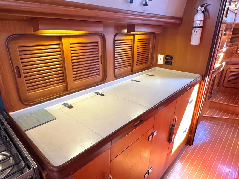 Slide: The Image of Passport 470 2006 - 22