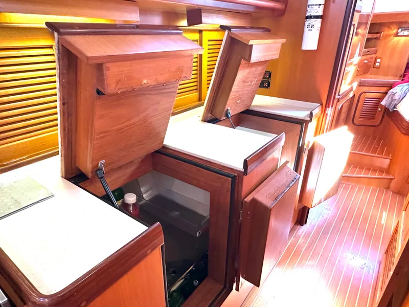 Slide: The Image of Passport 470 2006 - 23