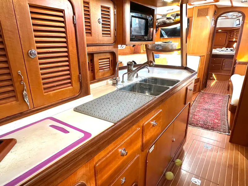 Slide: The Image of Passport 470 2006 - 24