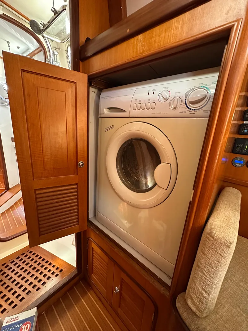 Slide: The Image of Passport 470 2006 - 25