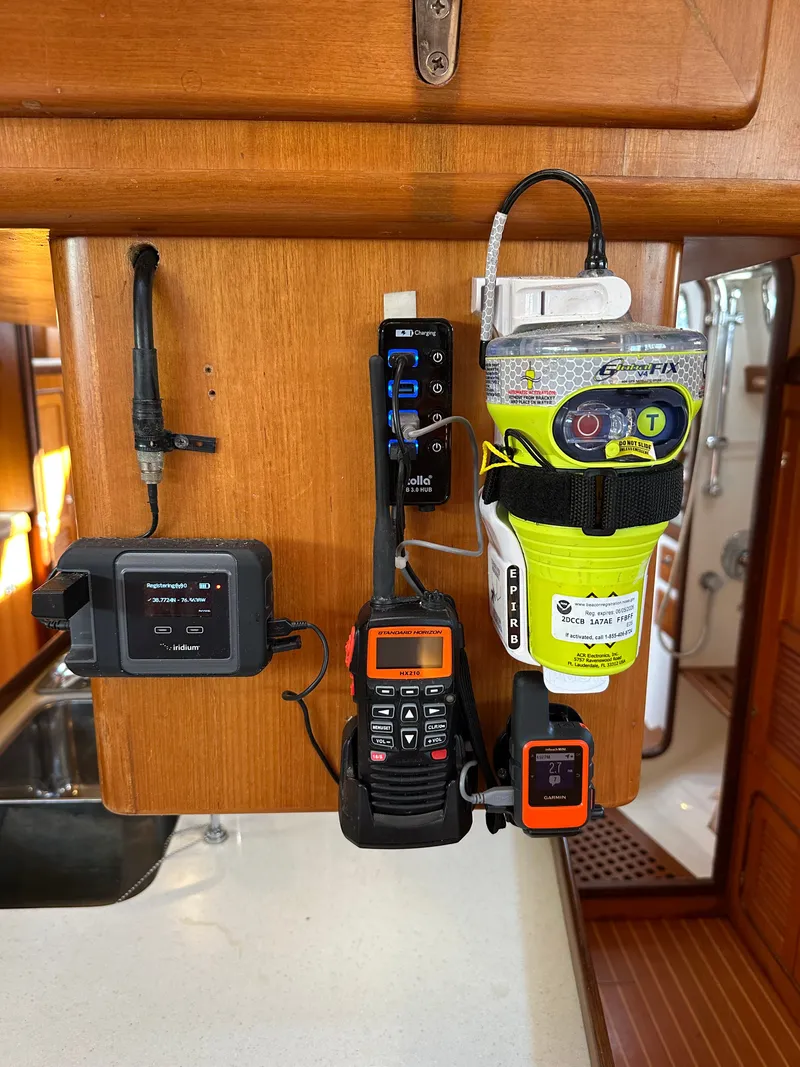 Slide: The Image of Passport 470 2006 - 26