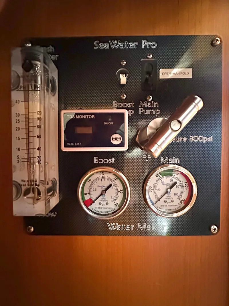 Slide: The Image of Passport 470 2006 - 31