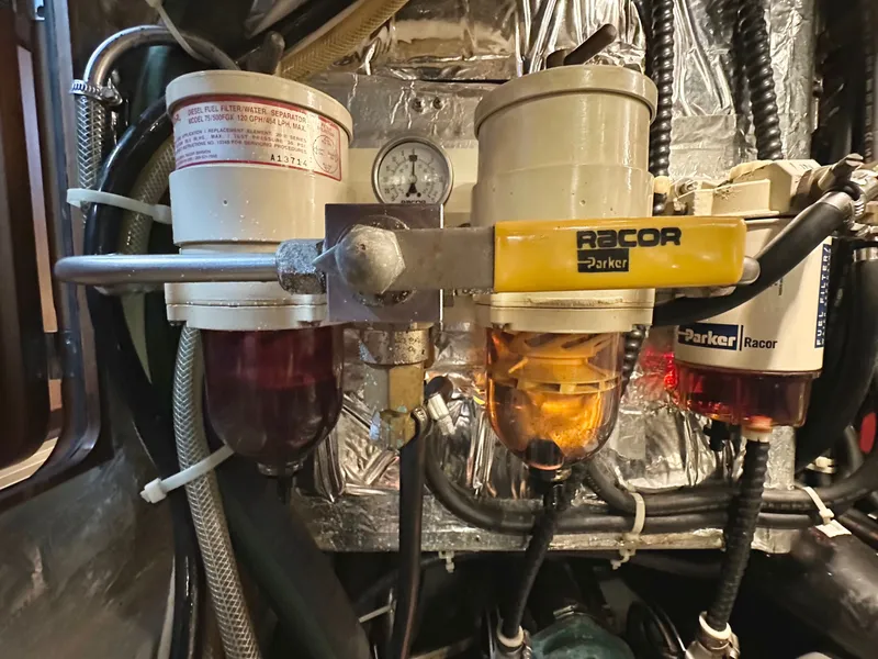 Slide: The Image of Passport 470 2006 - 34