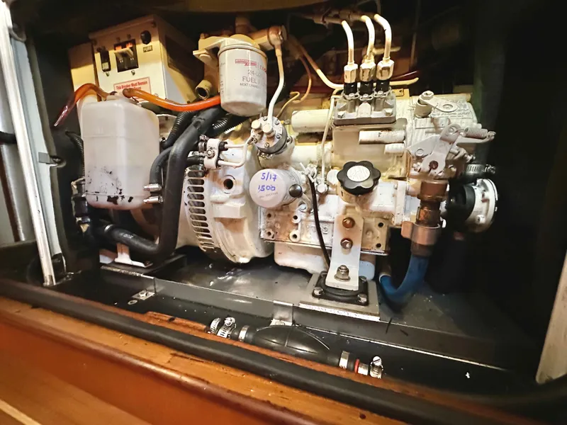 Slide: The Image of Passport 470 2006 - 35