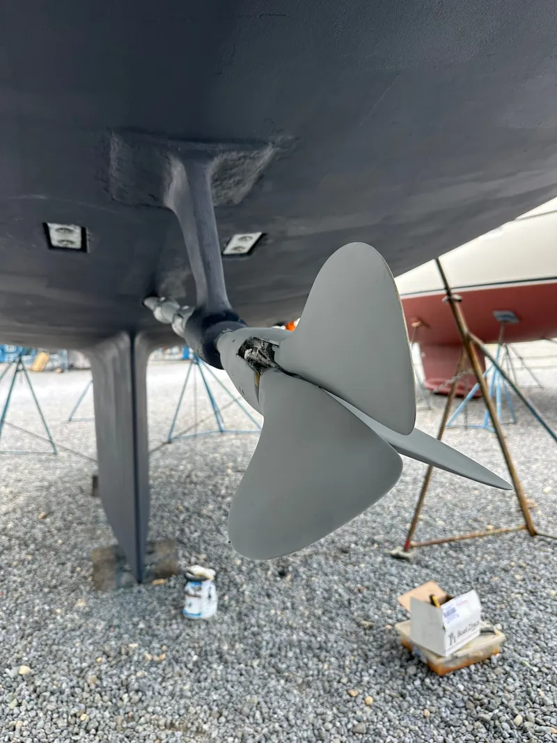 Slide: The Image of Passport 470 2006 - 37