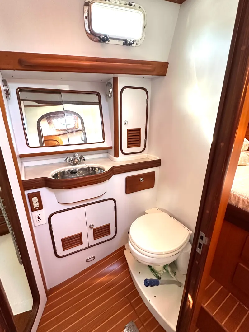 Slide: The Image of Passport 470 2006 - 9