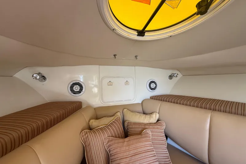 Slide: The Image of Interior cabin of 2007 Hydra-Sports Vector 2900 VX with cushions and porthole. - 108