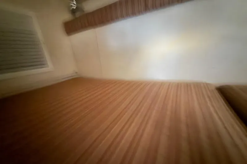 Slide: The Image of Interior cabin of 2007 Hydra-Sports Vector 2900 VX with wood paneling. - 139