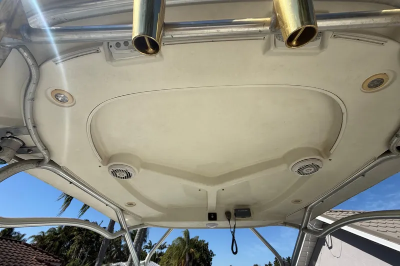 Slide: The Image of 2007 Hydra-Sports Vector 2900 VX boat canopy with speakers and rod holders. - 163