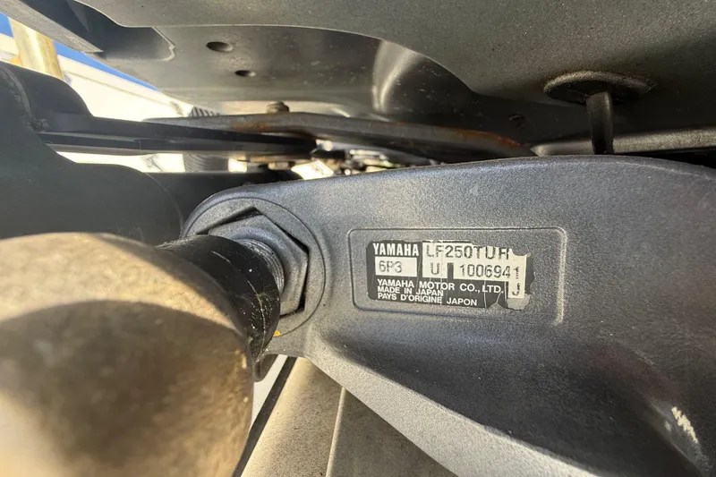 Slide: The Image of Close-up of Yamaha motor part on 2007 Hydra-Sports Vector 2900 VX boat. - 24