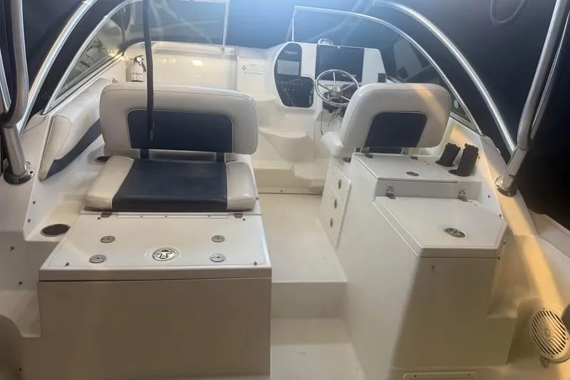 Slide: The Image of 2007 Hydra-Sports Vector 2900 VX boat on trailer, palm trees in background. - 5