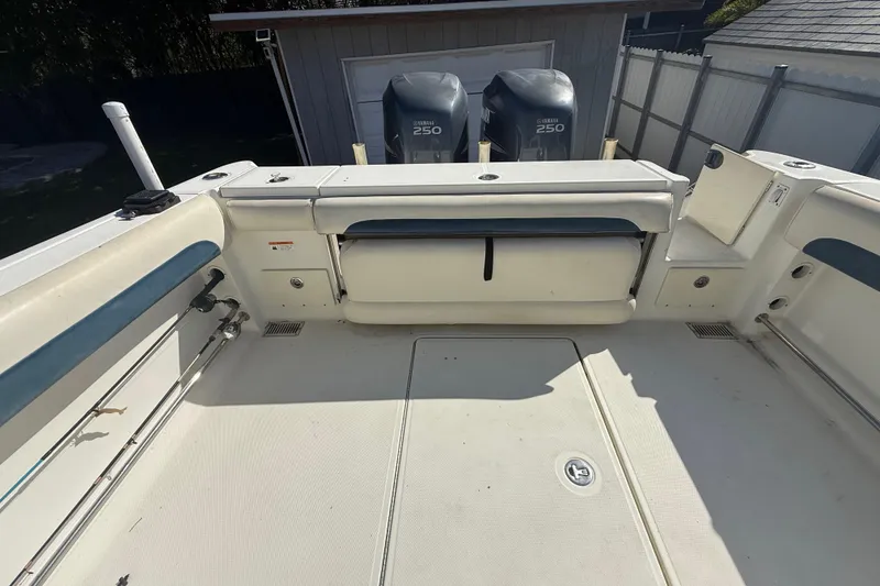 Slide: The Image of 2007 Hydra-Sports Vector 2900 VX boat deck with twin Yamaha 250 engines. - 69