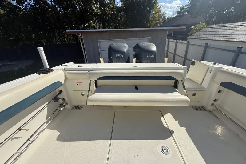 Slide: The Image of 2007 Hydra-Sports Vector 2900 VX boat interior with Yamaha 250 engines. - 72
