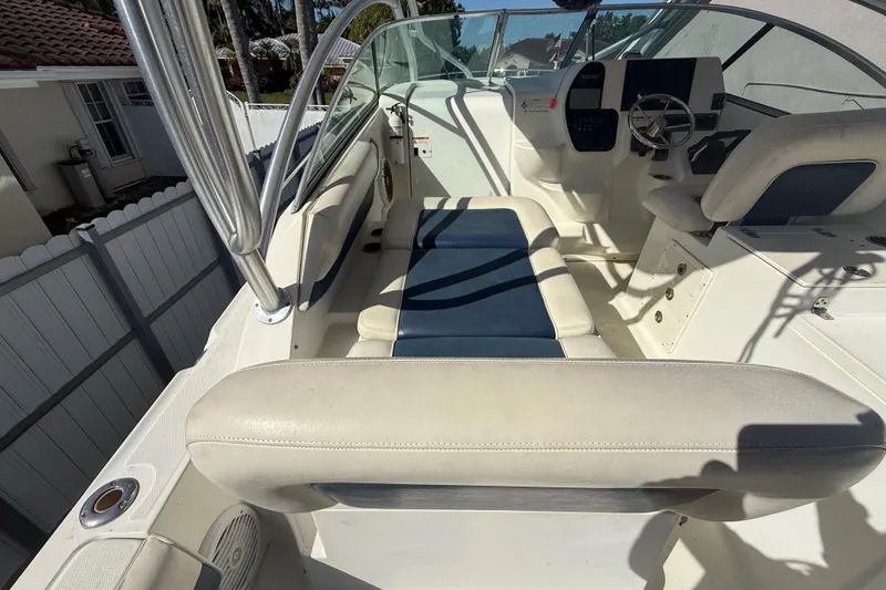 Slide: The Image of 2007 Hydra-Sports Vector 2900 VX boat interior with seating and steering console. - 92