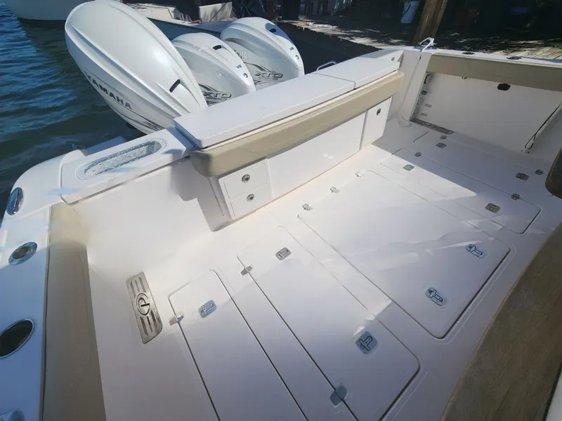 Slide: The Image of 2019 PURSUIT 408 S - Image 15 - 15