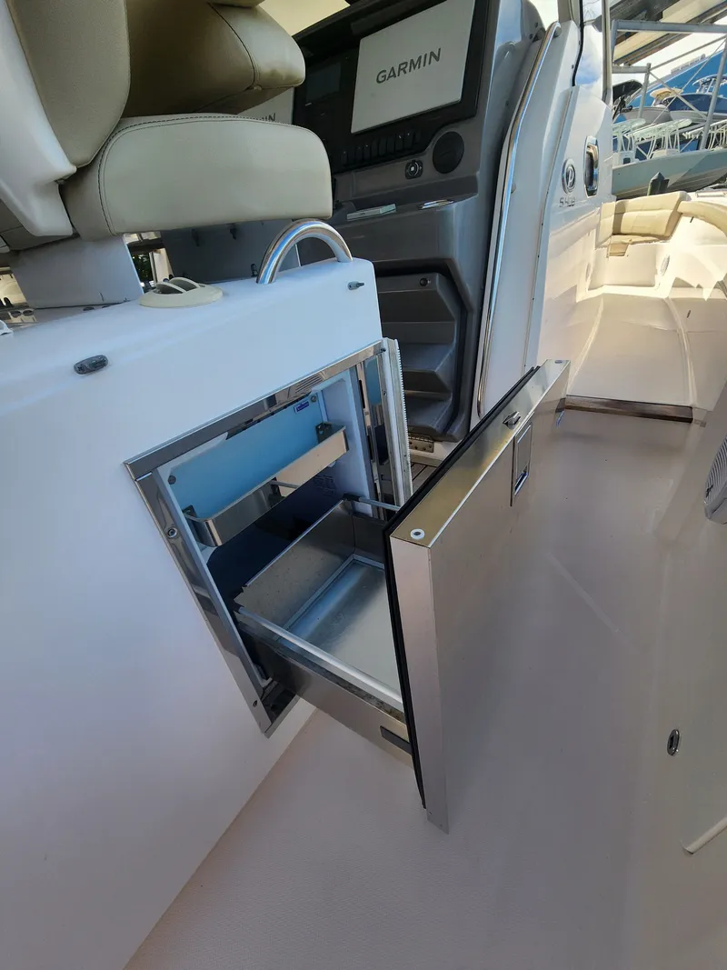 Slide: The Image of 2019 PURSUIT 408 S - Image 20 - 20