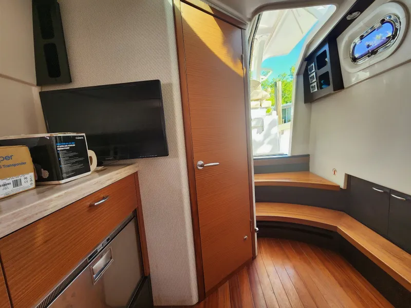 Slide: The Image of 2019 PURSUIT 408 S - Image 24 - 24