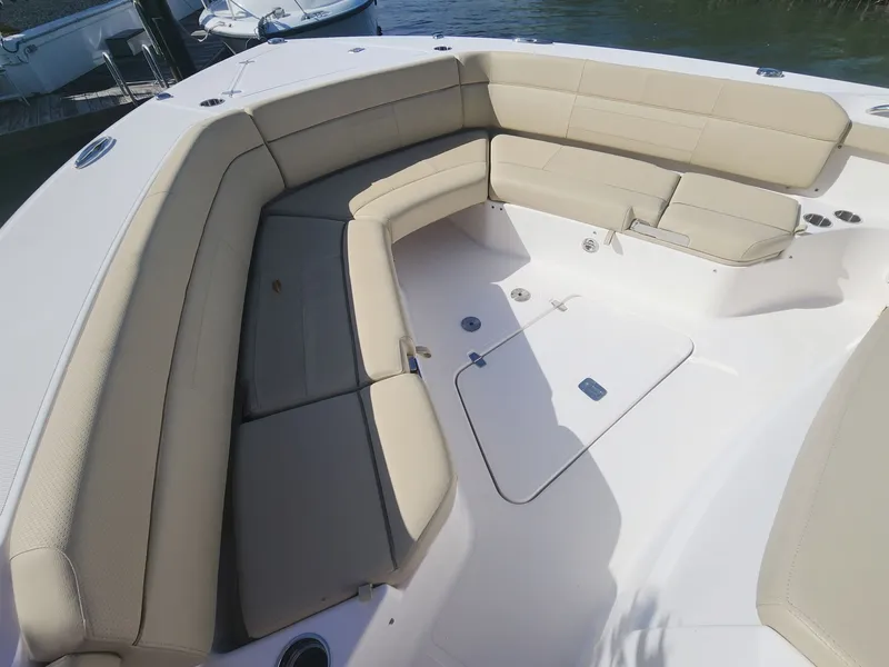 Slide: The Image of 2019 PURSUIT 408 S - Image 27 - 27