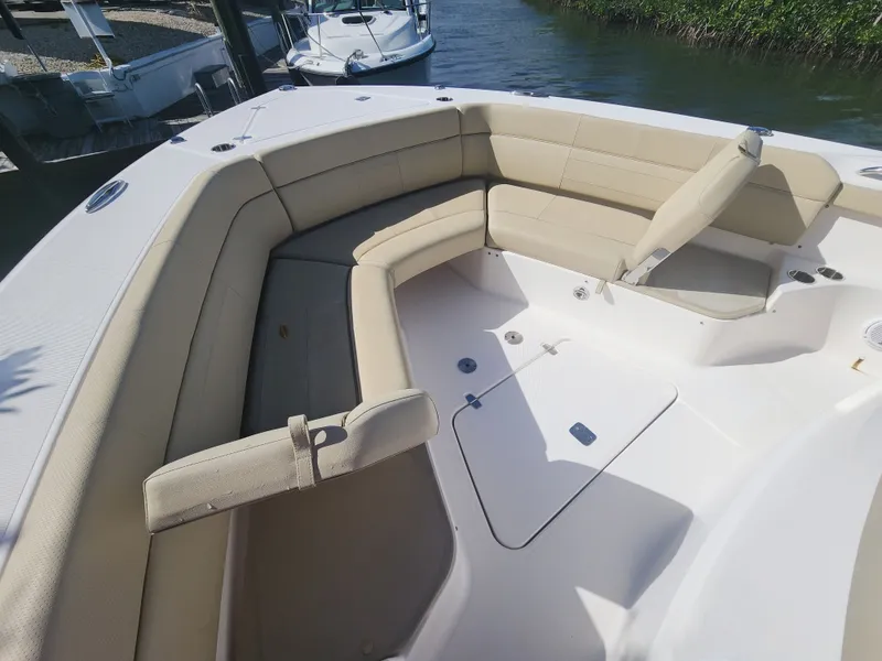 Slide: The Image of 2019 PURSUIT 408 S - Image 28 - 28