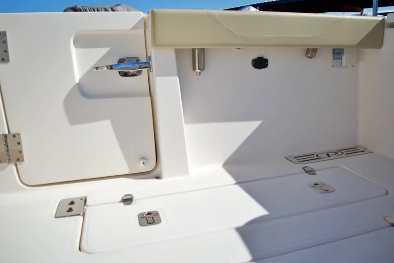 Slide: The Image of 2019 PURSUIT 408 S - Image 37 - 37