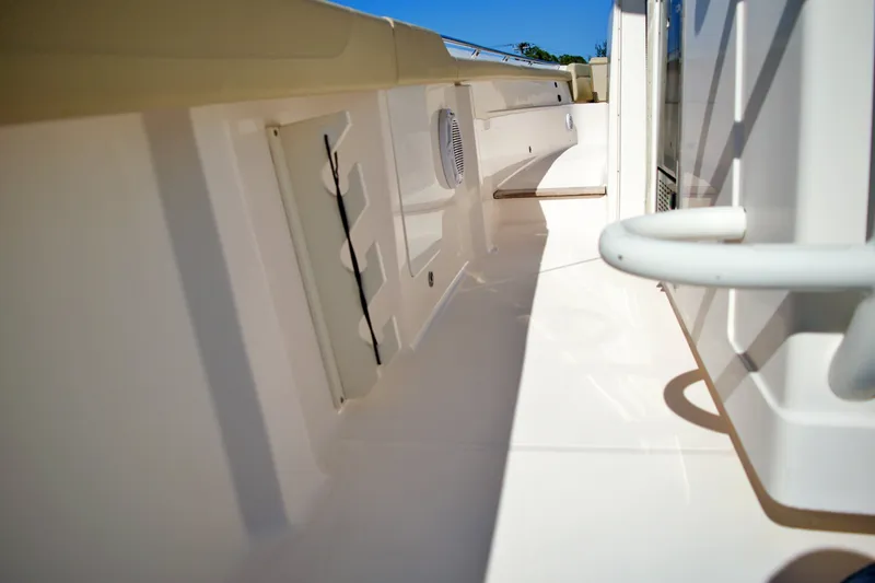 Slide: The Image of 2019 PURSUIT 408 S - Image 39 - 39