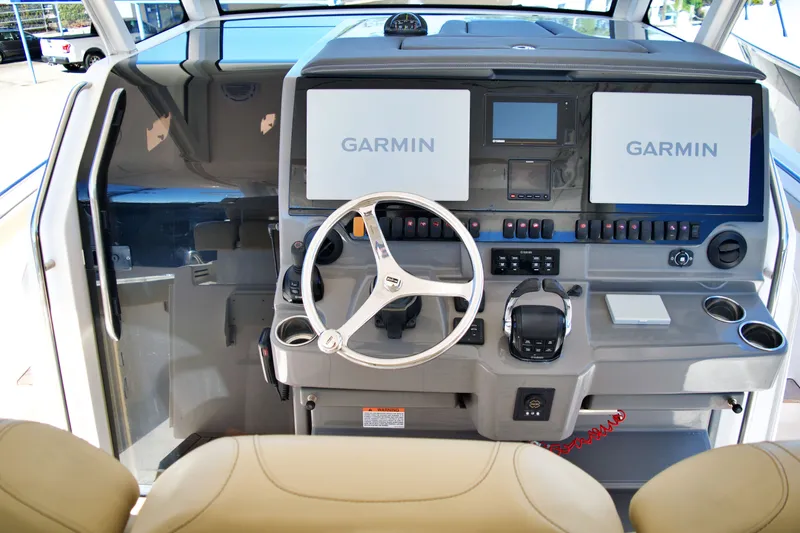 Slide: The Image of 2019 PURSUIT 408 S - Image 43 - 43