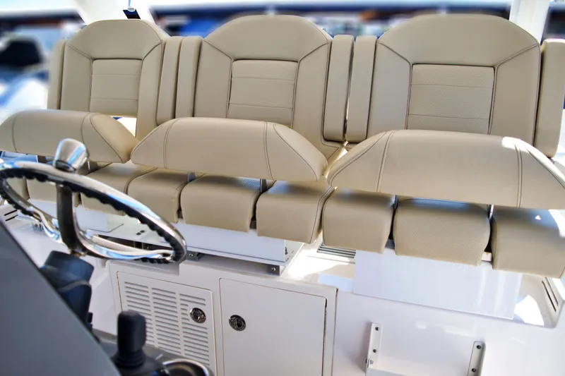 Slide: The Image of 2019 PURSUIT 408 S - Image 53 - 53