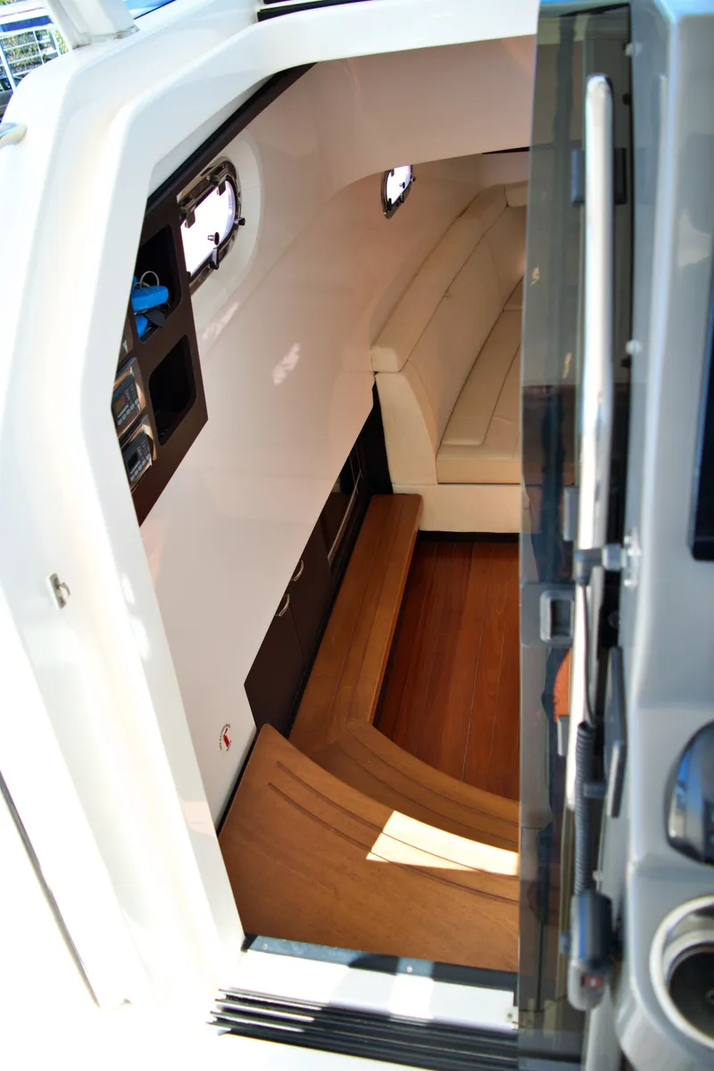 Slide: The Image of 2019 PURSUIT 408 S - Image 60 - 60