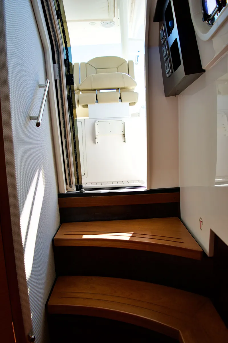 Slide: The Image of 2019 PURSUIT 408 S - Image 61 - 61