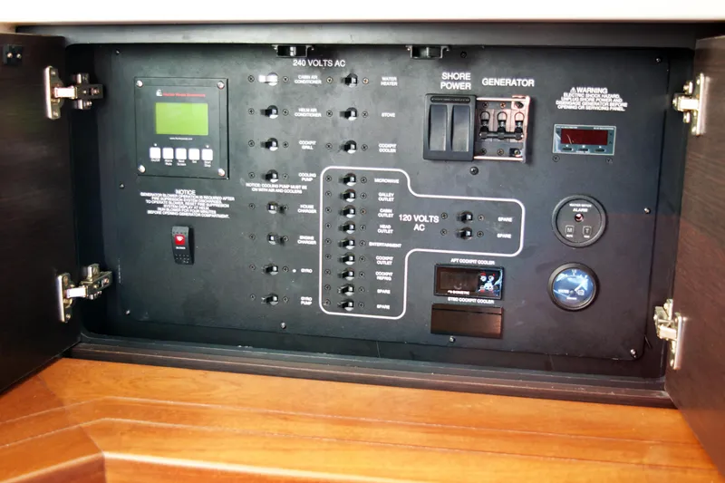 Slide: The Image of 2019 PURSUIT 408 S - Image 66 - 66