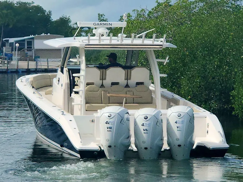 Slide: The Image of 2019 PURSUIT 408 S - Image 7 - 7