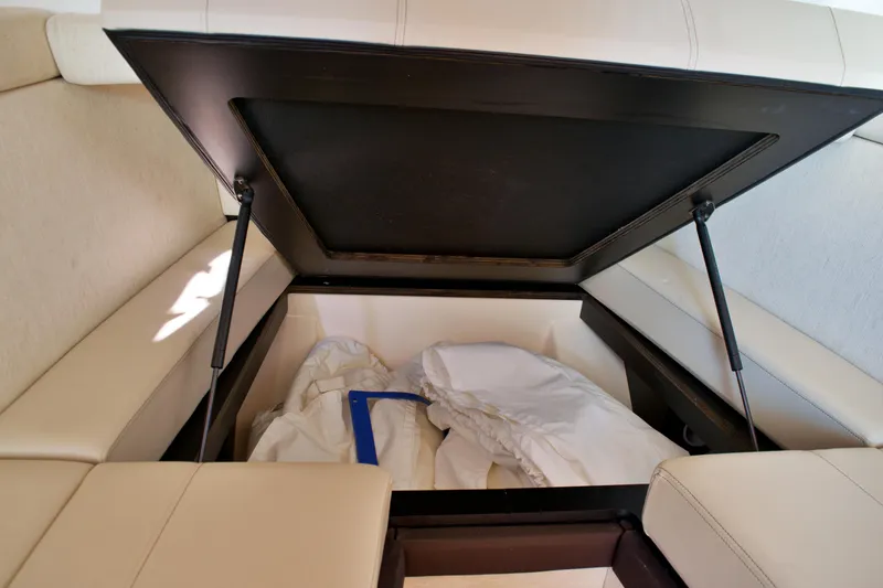 Slide: The Image of 2019 PURSUIT 408 S - Image 72 - 72