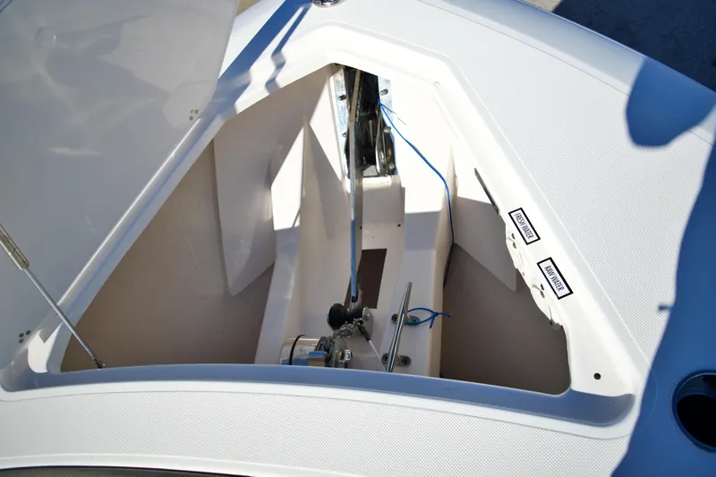 Slide: The Image of 2019 PURSUIT 408 S - Image 84 - 84