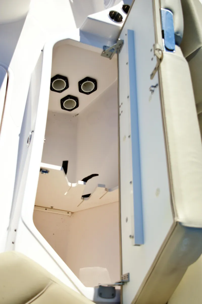 Slide: The Image of 2019 PURSUIT 408 S - Image 86 - 86