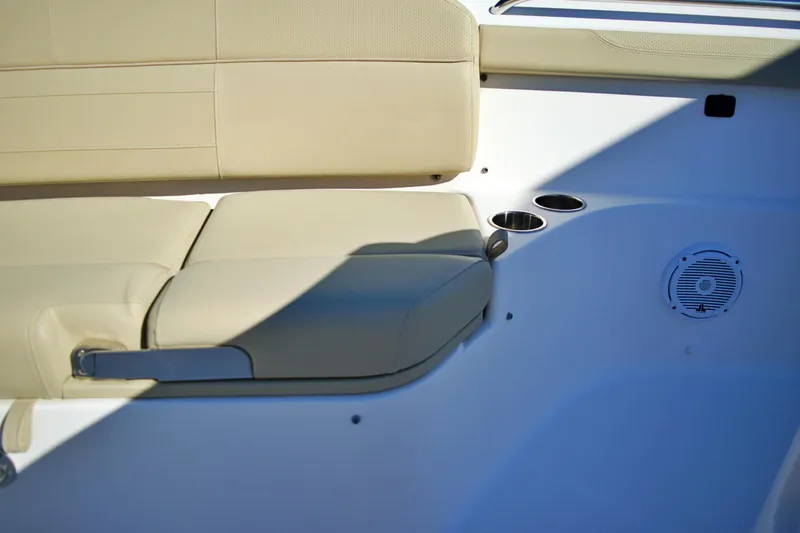 Slide: The Image of 2019 PURSUIT 408 S - Image 88 - 88