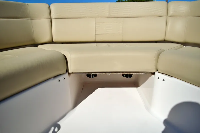 Slide: The Image of 2019 PURSUIT 408 S - Image 89 - 89