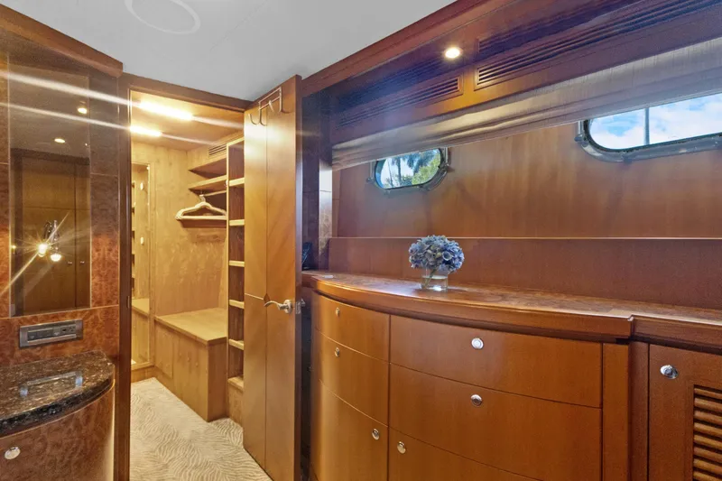Slide: The Image of Master Walk-in Closet - 59