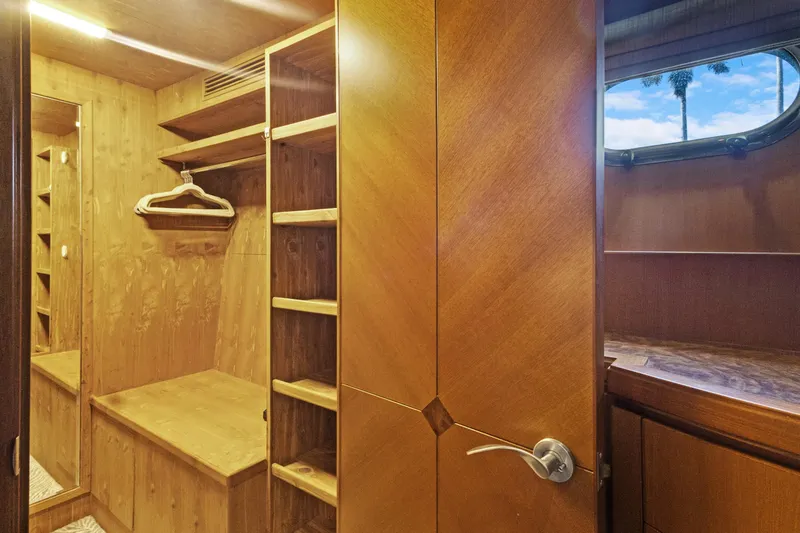 Slide: The Image of Master Walk-in Closet - 60