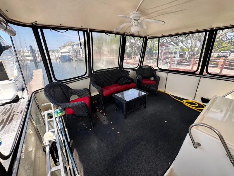 Slide: The Image of Hatteras 40 Motor Yacht 1991 - 11
