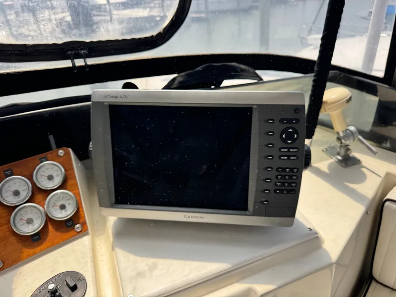 Slide: The Image of Hatteras 40 Motor Yacht 1991 - 17