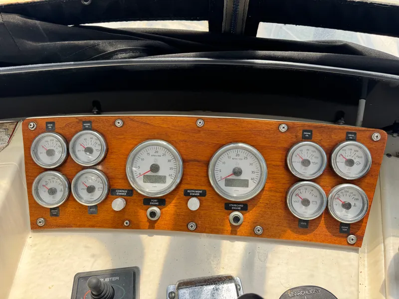 Slide: The Image of Hatteras 40 Motor Yacht 1991 - 19