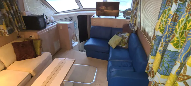 Slide: The Image of Hatteras 40 Motor Yacht 1991 - 2