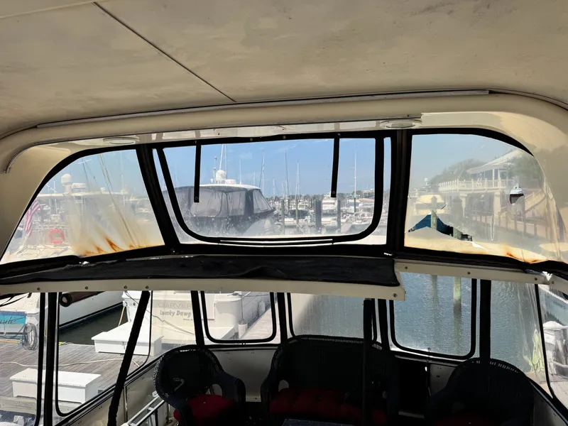 Slide: The Image of Hatteras 40 Motor Yacht 1991 - 20