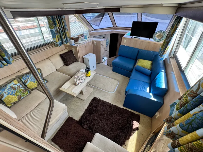 Slide: The Image of Hatteras 40 Motor Yacht 1991 - 21