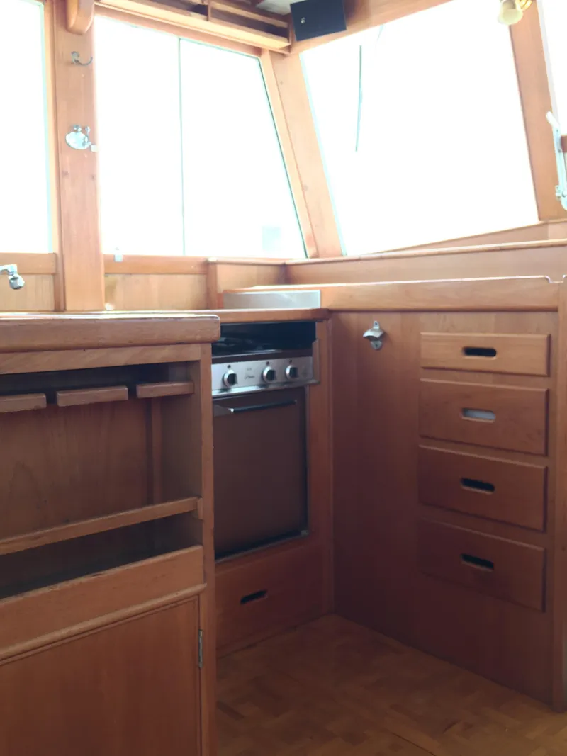 Slide: The Image of Interior of 1982 Grand Banks 42 Europa yacht. - 28