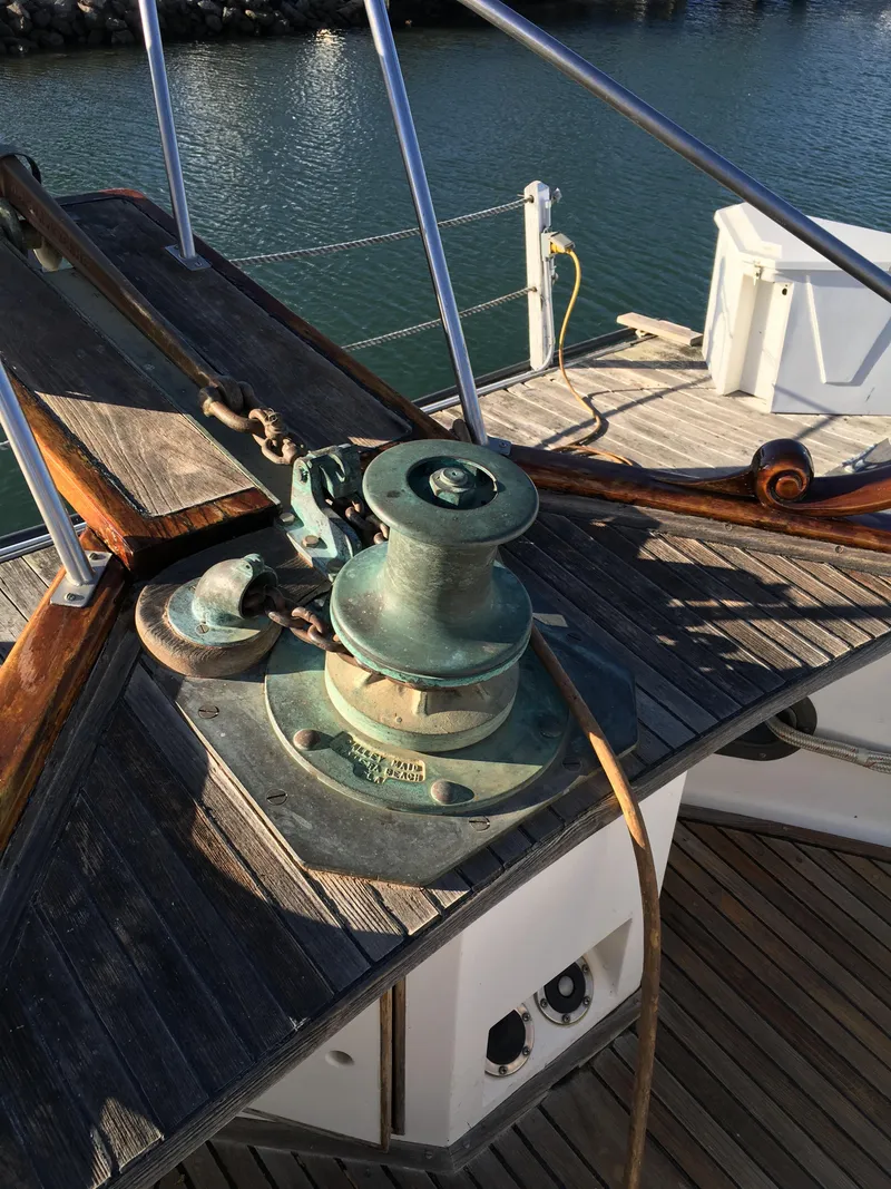 Slide: The Image of Grand Banks 42 Europa 1982 - 78