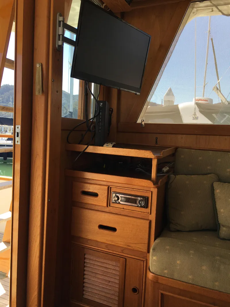 Slide: The Image of Grand Banks 42 Europa 1982 - 80