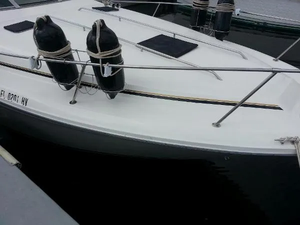 Slide: The Image of Sea Ray 330 Express Cruiser 1992 - 6