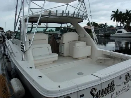 Slide: The Image of Sea Ray 370 Express Cruiser 1999 - 6