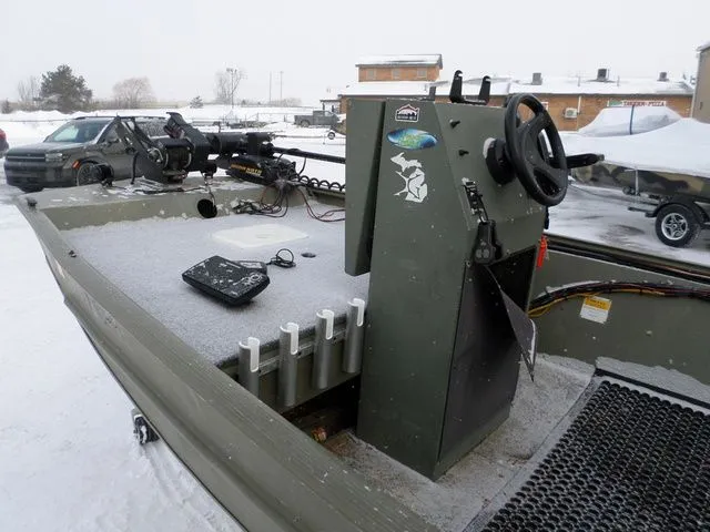 Slide: The Image of Lowe 1760 MT Roughneck 2008 - 3